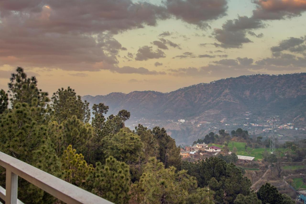 Hillcrest Heights Bed & Breakfast Kasauli Exterior photo
